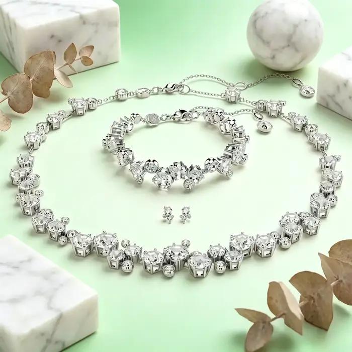 Parure de bijoux de luxe scintillante en cristal blanc 2026 – Collier