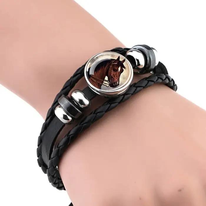 Bracelet en cuir noir à motif tête de cheval pour hommes, cadeau pour amoureux d'équitation, bracelet à breloques en alliage de zinc, design élégant pour cavaliers
