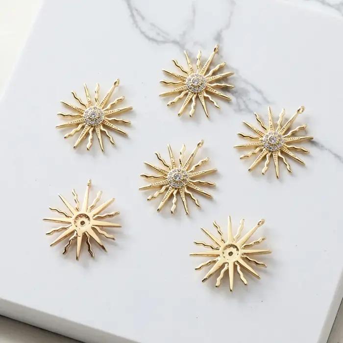 Pendentif de soleil plaqué or 14k en laiton et zircon pour femmes occasions spéciales doré brillant unique et personnalisé