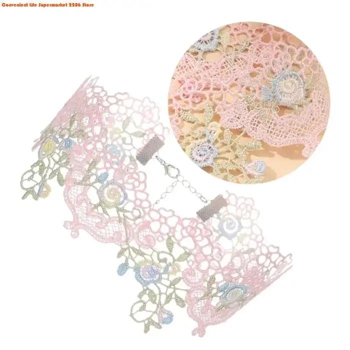 Collier en dentelle orné de fleurs délicates bijou unique à la mode pour femmes occasions spéciales