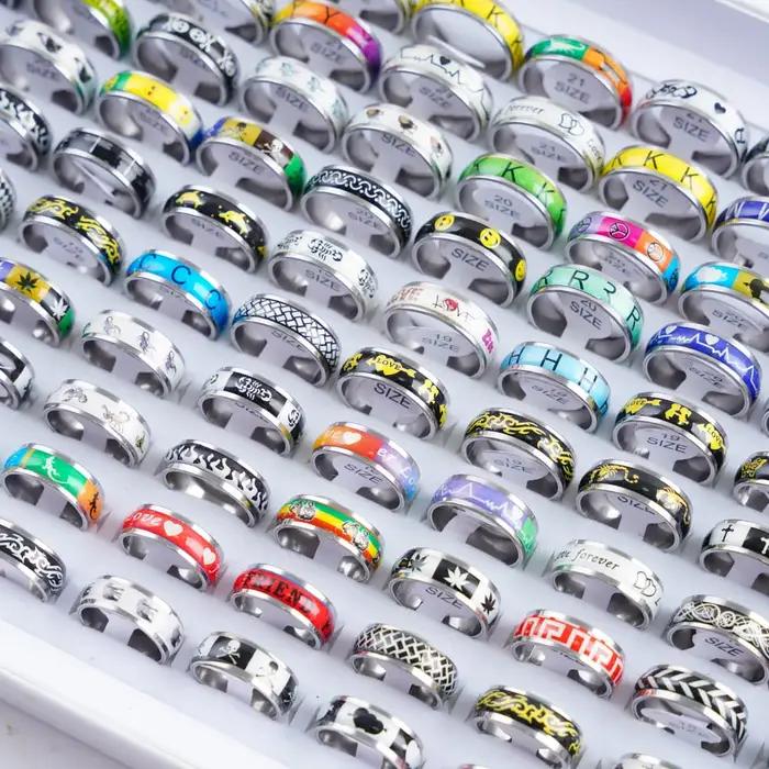 10/20/30/50Pcs Classique Mode Rayure Creux Autocollant Coloré Bague En Acier Inoxydable Tendance Femmes Bijoux Décoration De Fête Cadeau