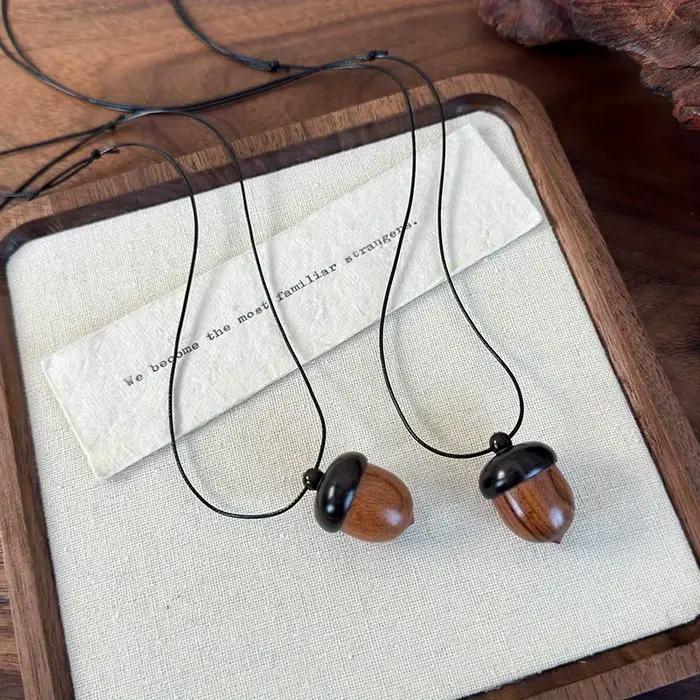Collier pendentif Vintage en bois de santal pour femmes