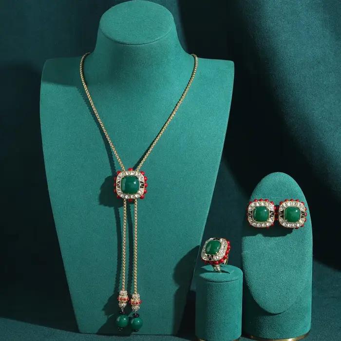 Parure de bijoux vintage en agate verte et rouge