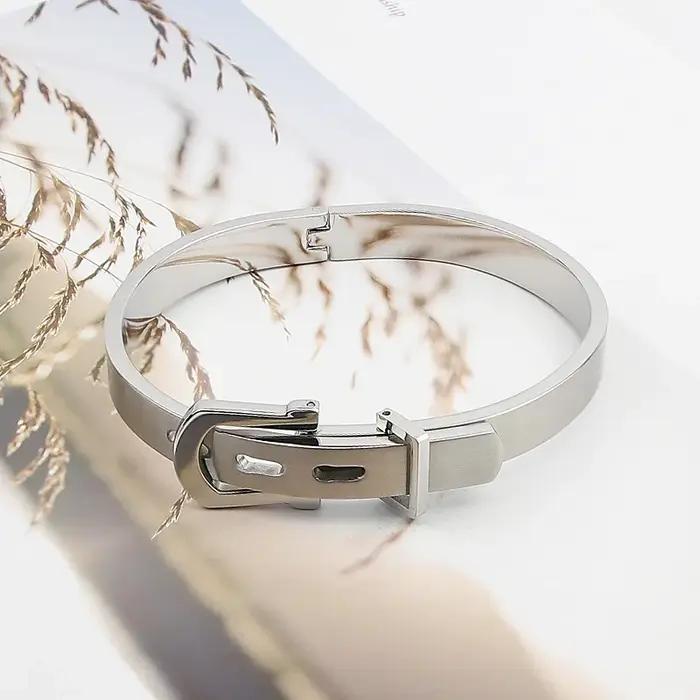Bracelet en acier inoxydable pour femmes