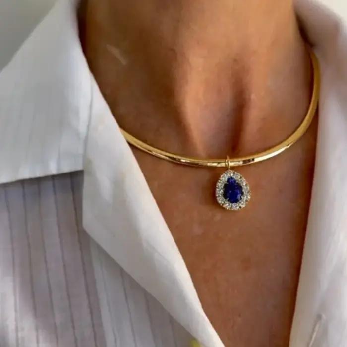 Collier luxueux et authentique avec pendentif en dentelle et saphir en argent S925