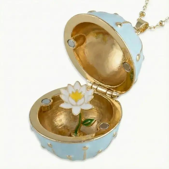 Collier Fleur du Mois pour Femme – Nouveauté Tendance – Boîte Ronde Ouvrable