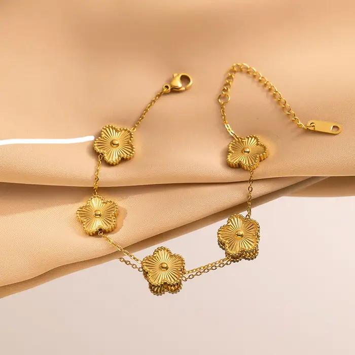 Bracelet de luxe à breloques en forme de fleur de trèfle pour femmes et filles