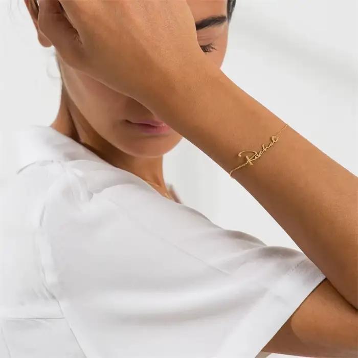 Bracelet personnalisé en acier inoxydable avec nom personnalisé