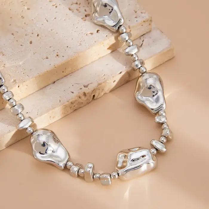 Collier irrégulier élégant