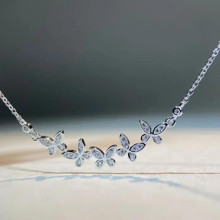 Collier Papillon Souriant pour Femme, Bijou de Luxe Tendance, Nouvelle Collection, Design Moderne, P