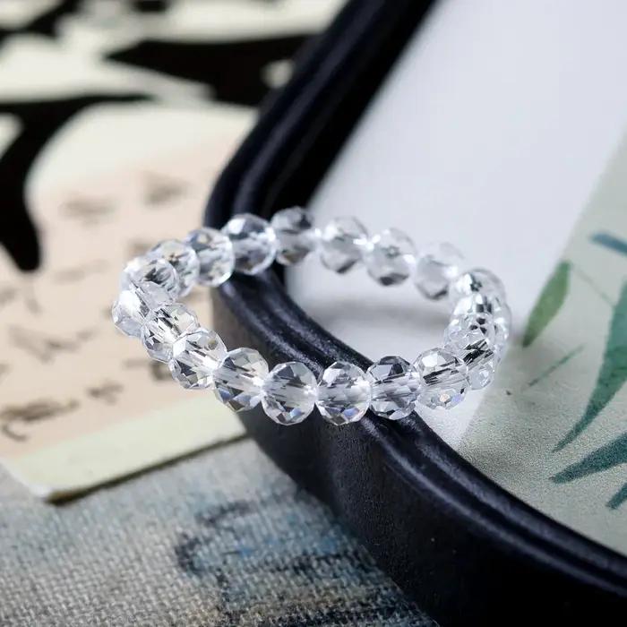 Bague tissée à la main avec design original