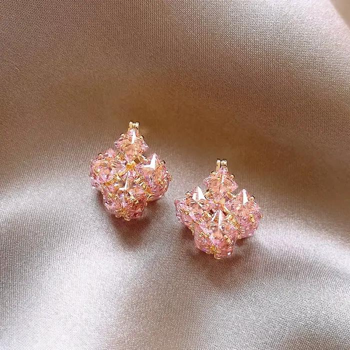Boucles d'oreilles en forme de panier en métal creux incrusté pour femmes et filles, accessoire d'oreille exquis, bijoux luxueux et brillants, contre-indiqué, 2024