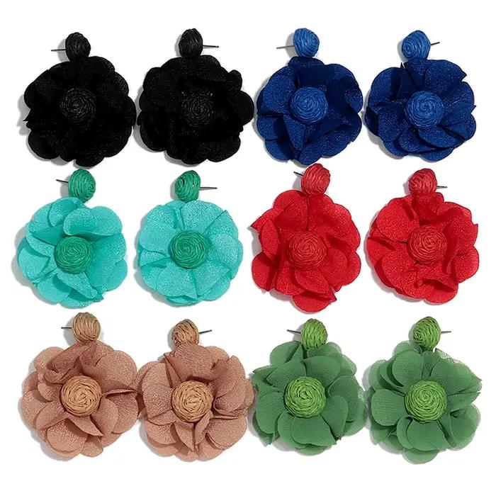 Boucles d'oreilles en raphia multicolores faites à la main pour femmes