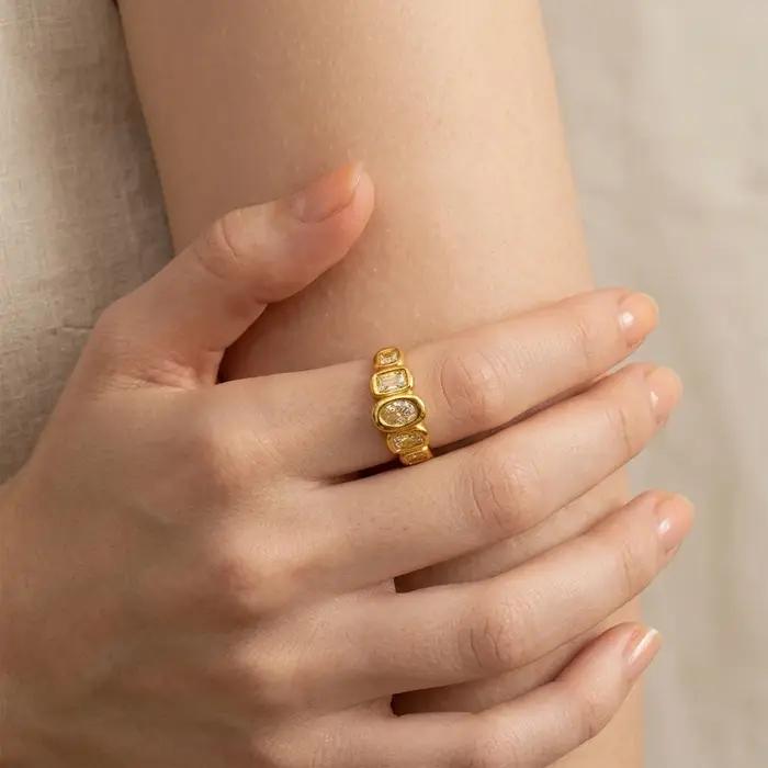 Bague géométrique en acier inoxydable 316L sertie de zirconium blanc élégante pour femmes occasions spéciales fantaisie moderne alliance mariage