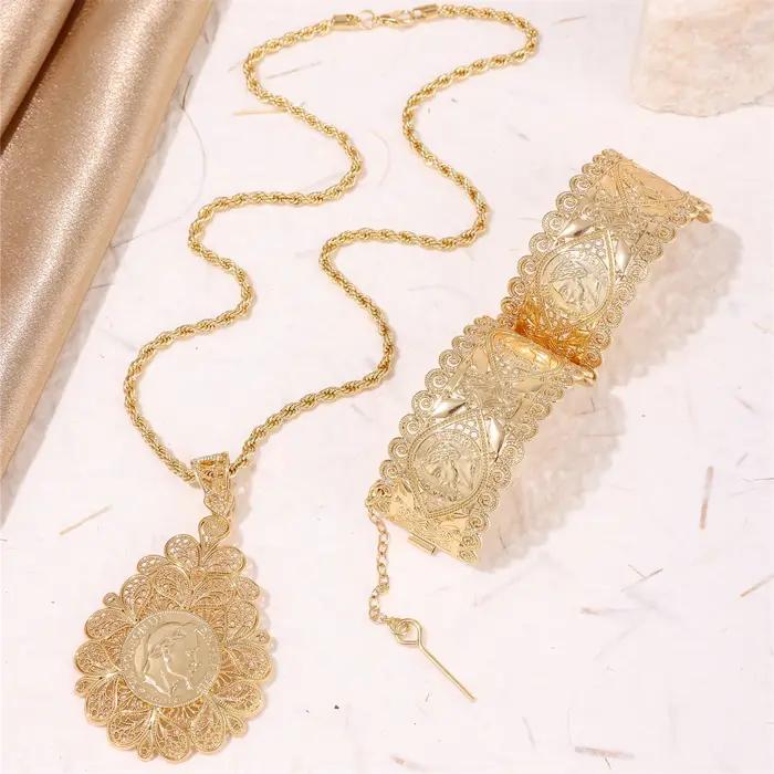 Ensemble collier et boucles d'oreilles caftan du Moyen-Orient