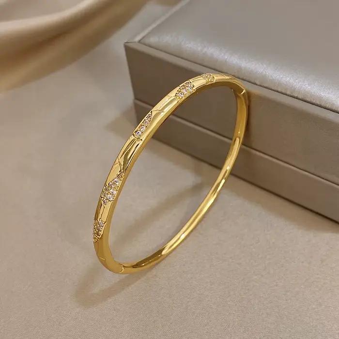 Bracelet fin incrusté de diamants motifs géométriques plaqué or tracker d'humeur cadeau occasion spéciale femme