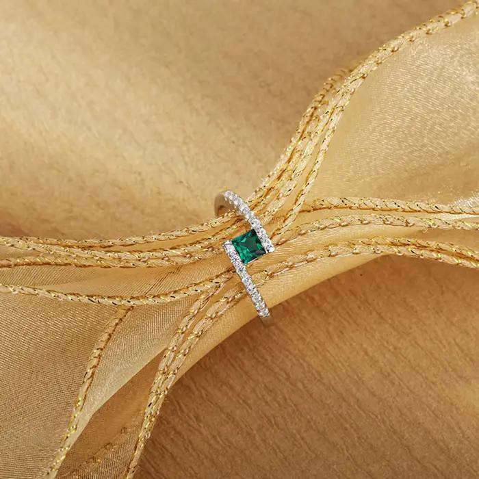 Charmant minimaliste 1.0 Carat créé bague émeraude pierre précieuse 925 en argent Sterling pour les femmes bague de fiançailles bijoux fins en gros