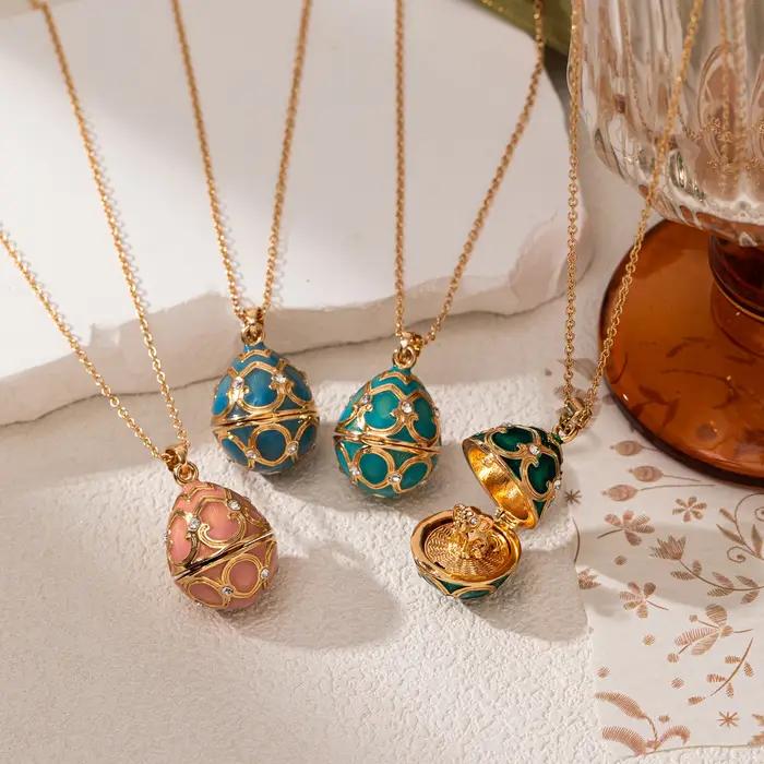 Collier vintage avec fermoir ouvert en forme d'œuf
