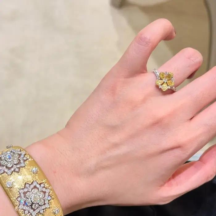 Bagues classiques incrustées de fleurs de pierres précieuses jaunes pour femmes
