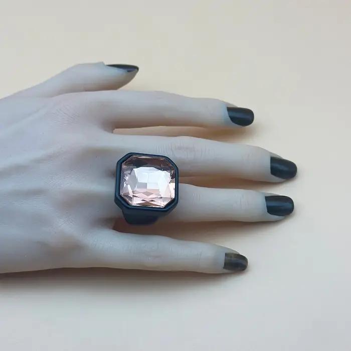 Nouvelle bague en résine octogonale carrée rétro 2026