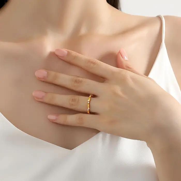 Bagues en or 18 carats AU750 entièrement serties de moissanite pour femmes
