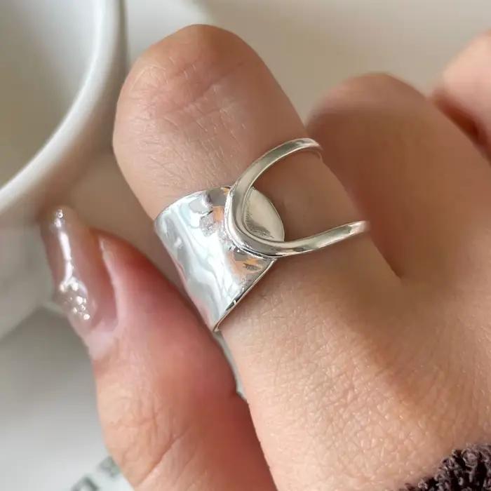 Bague large irrégulière creuse pour femme