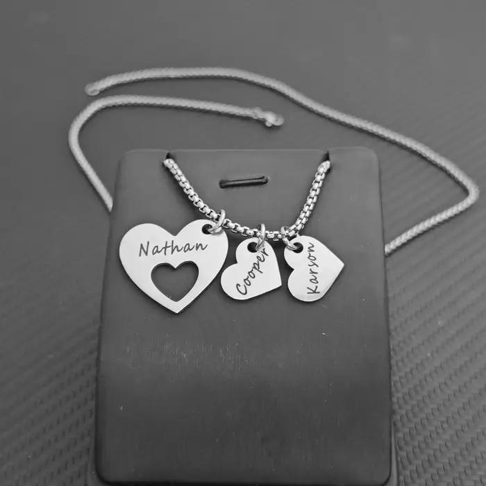Collier de cœurs avec nom personnalisé pour la famille gravé par les Parents et plusieurs noms d'enf