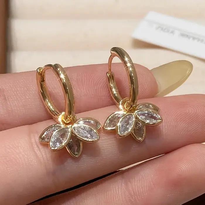 PONYKISS – boucles d'oreilles en forme de fleur de Lotus en Zircon couleur argent pour femmes