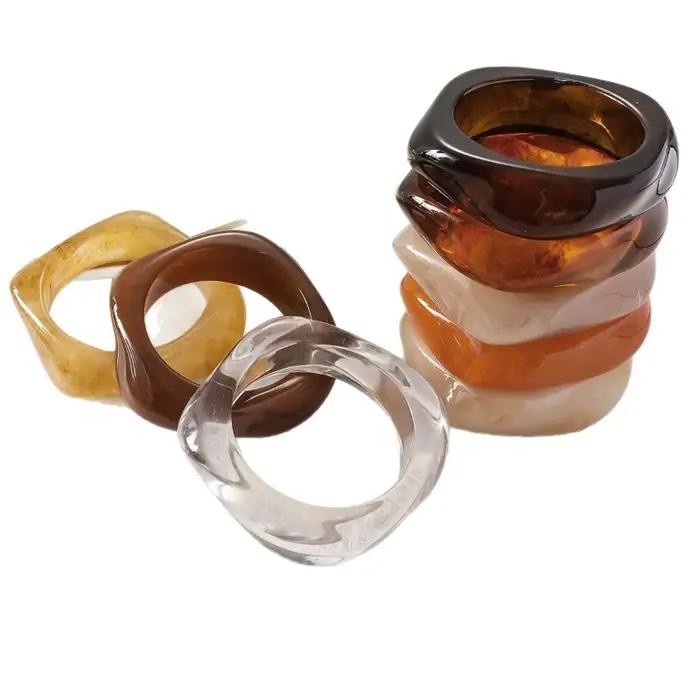 Bracelets carrés larges irréguliers
