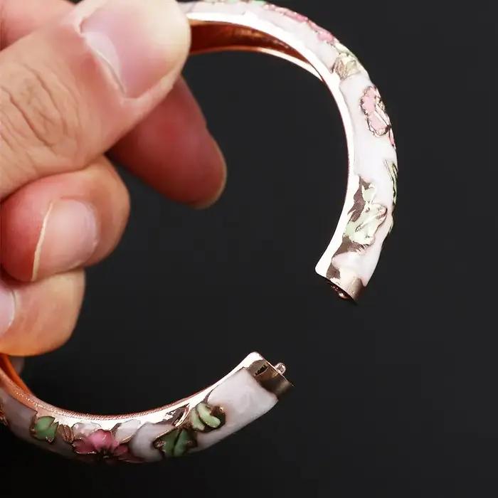 Cadeaux classiques traditionnels pour femmes et filles