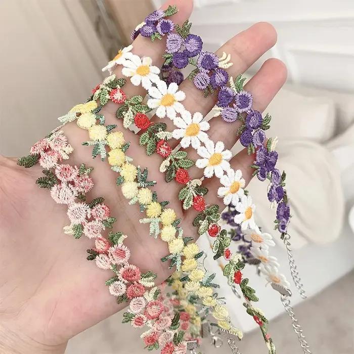 Collier en dentelle à fleurs douces pour femmes et filles style romantique bijoux tendance cadeau occassions spéciales