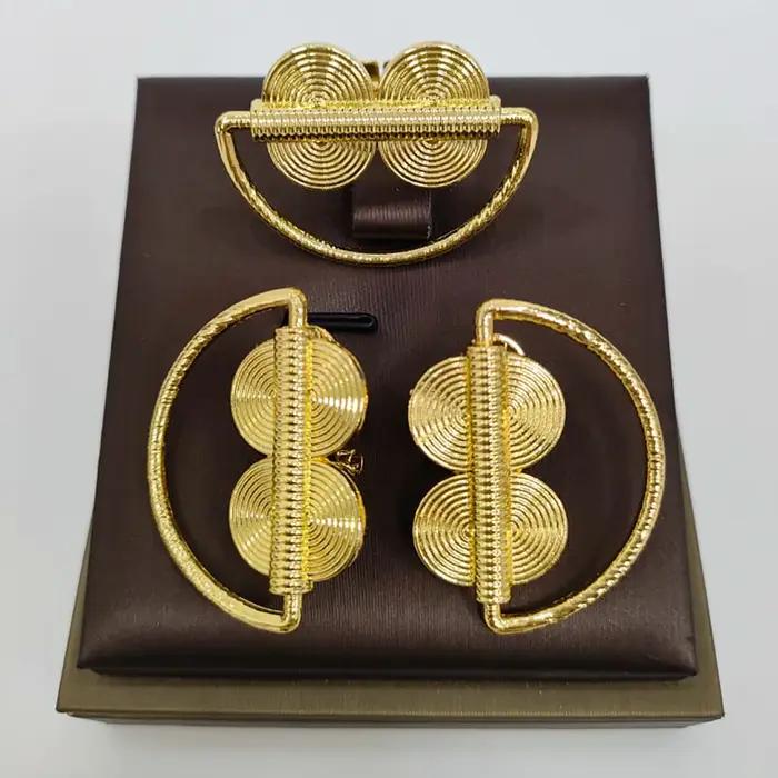 Ensemble de bijoux en or de Dubaï pour femmes, boucles d'oreilles clip et bague, bijoux de fête de m