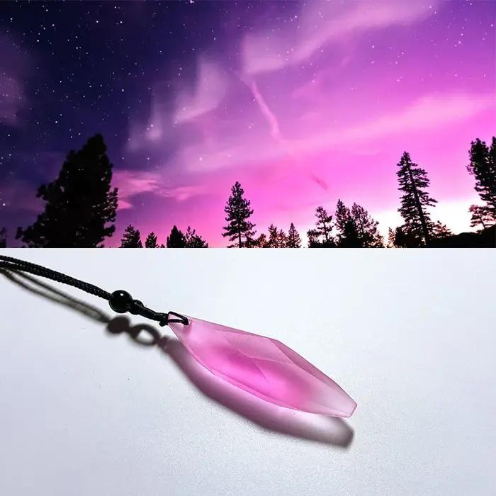 Pendentif et collier en pierre Aurora ycin is Resin