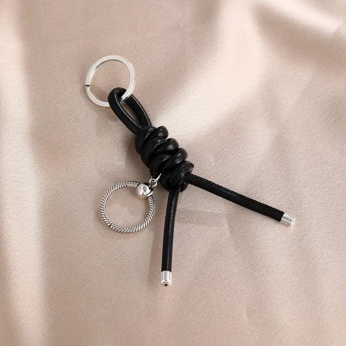 Porte-clés en argent 925 serti de zirconium blanc élégant pour femmes occasions spéciales cadeau fantaisie