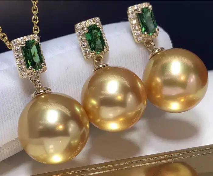 Ensemble élégant de boucles d'oreilles rondes en perles de mer du sud