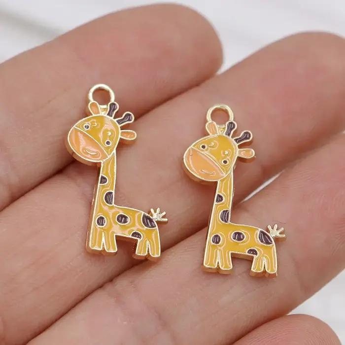 Pendentif girafe en émail jaune plaqué or élégant bracelet exécutif boucles d'oreilles collier artisanat bijoux occasions spéciales