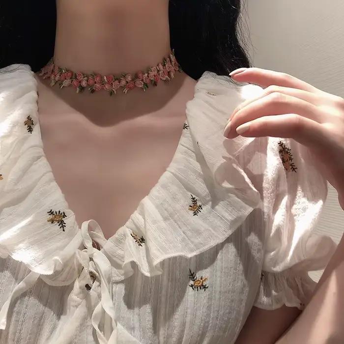 Collier ras du cou en dentelle à fleurs douces pour femmes et filles, broderie de bonne qualité, accessoire de Design romantique à la mode