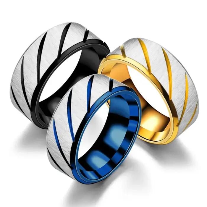 Bague en acier inoxydable avec gravure en sergé