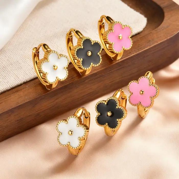 Boucles d'oreilles créoles à fleurs en émail plaquées or en acier inoxydable hypoallergénique pour femmes occasions spéciales et tous les jours