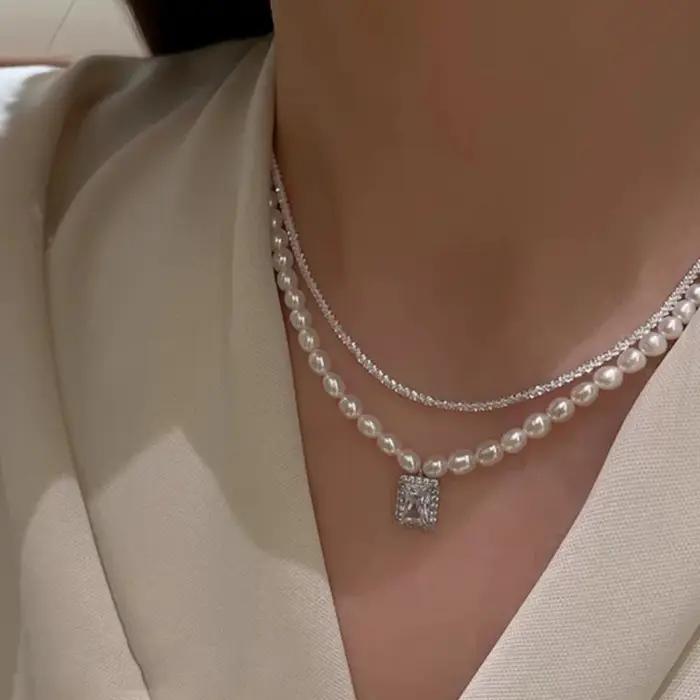 Collier de luxe élégant à double rang de perles pour femme