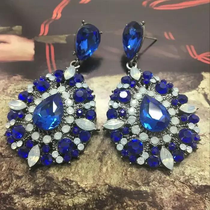 Boucles d'oreilles tendance en alliage avec cristaux et strass