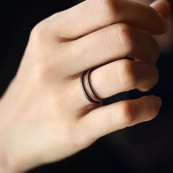Bague en cuivre massif faite à la main