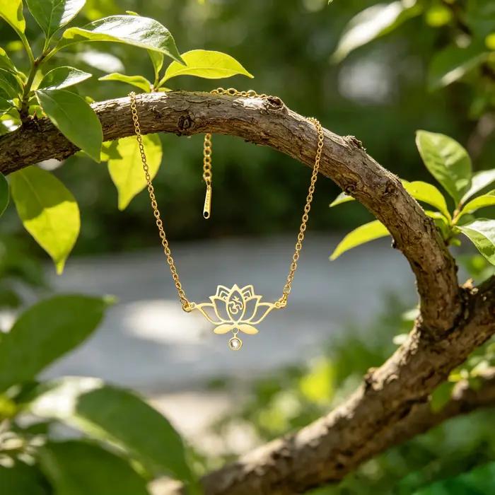Bracelet porte-bonheur Lucktune Lotus OM en acier inoxydable pour femme