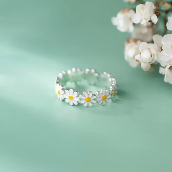 Bague de mariage coréenne vintage en forme de marguerite anneau de doigt réglable bijou pour femmes et hommes occasions spéciales romantique et mignon