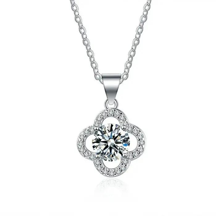 Collier en argent sterling S925 avec trèfle à quatre feuilles en moissanite
