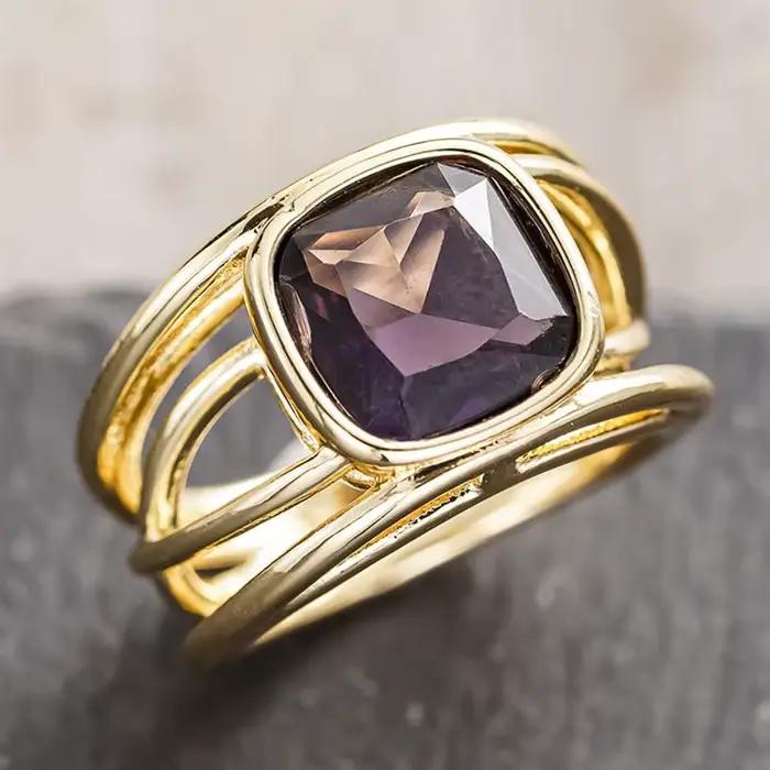 Huitan – bague élégante pour femmes, couleur or, incrustée de CZ violet brillant, accessoires tendance pour fête de mariage, bijoux nobles de fiançailles, cadeau pour dames