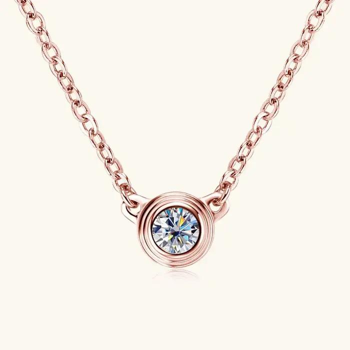 MOVESKI Collier pendentif solitaire en argent sterling 925 avec moissanite ronde taille brillant sertie clos