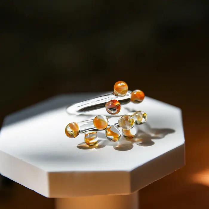 Bague en forme de goutte de rosée en verre arc-en-ciel