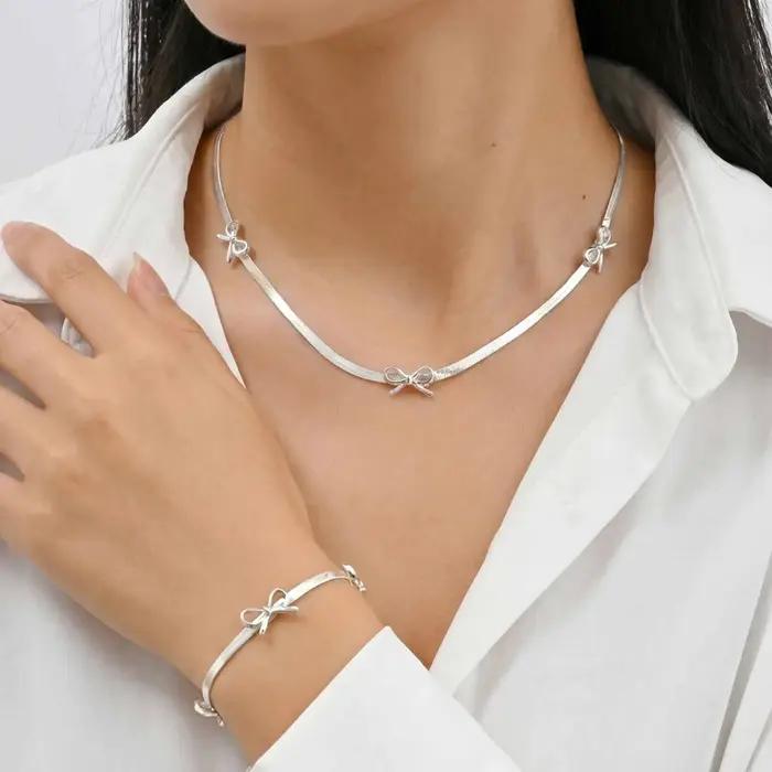 Bracelet Nœud Papillon Argenté avec Chaîne Serpent et Ruban