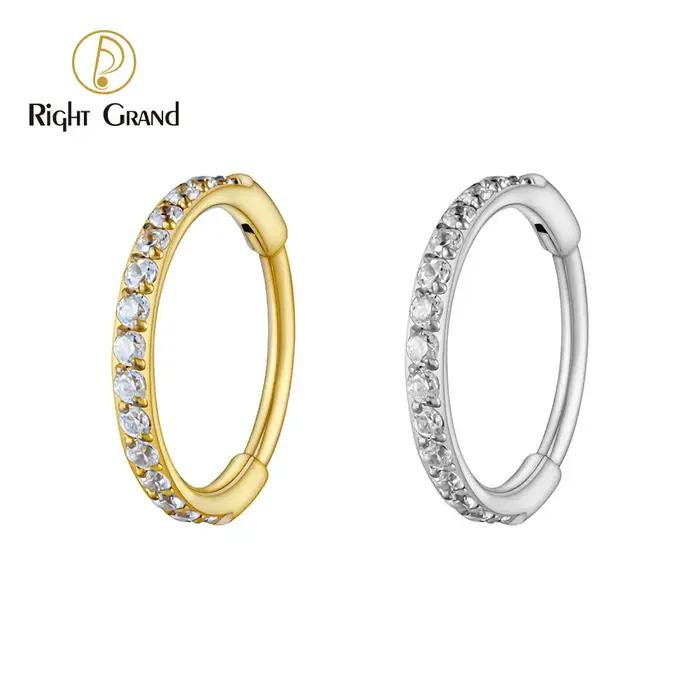 Boucle d'Oreille Huggie en Titane ASTM F136 avec Zirconium Cubique Pour Hommes Femmes Enfants Occasions Spéciales